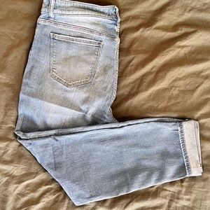 Studio Blue size 33 skinny boyfriend ripped light blue jeans